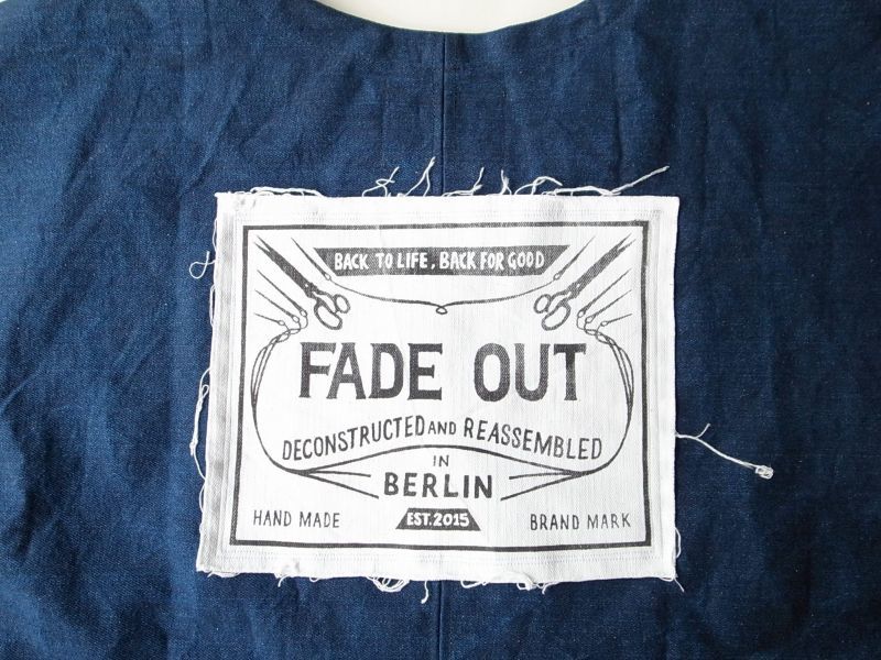 FADE OUT Label 40%OFF CYAN T-shirt・blue - tity