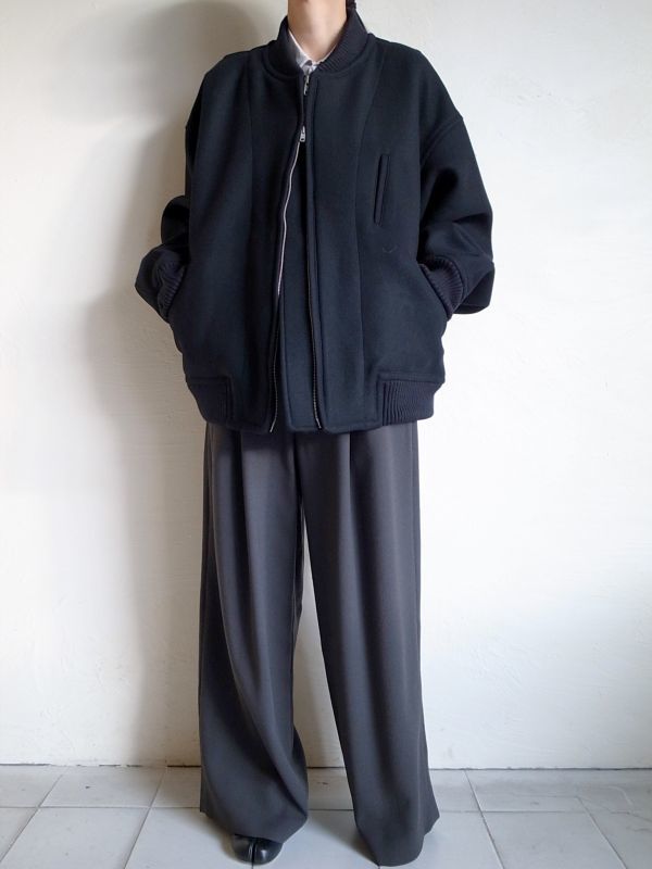 stein DEEP NECK ZIP JACKET ブラック-