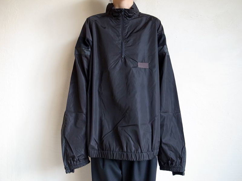 stein SHIFTED HALF ZIP TOP・BLACK