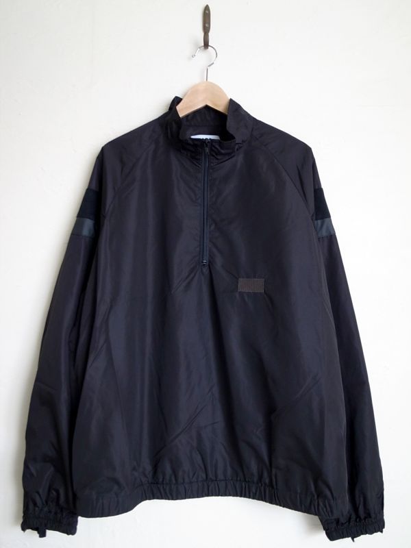 stein SHIFTED HALF ZIP TOP・BLACK