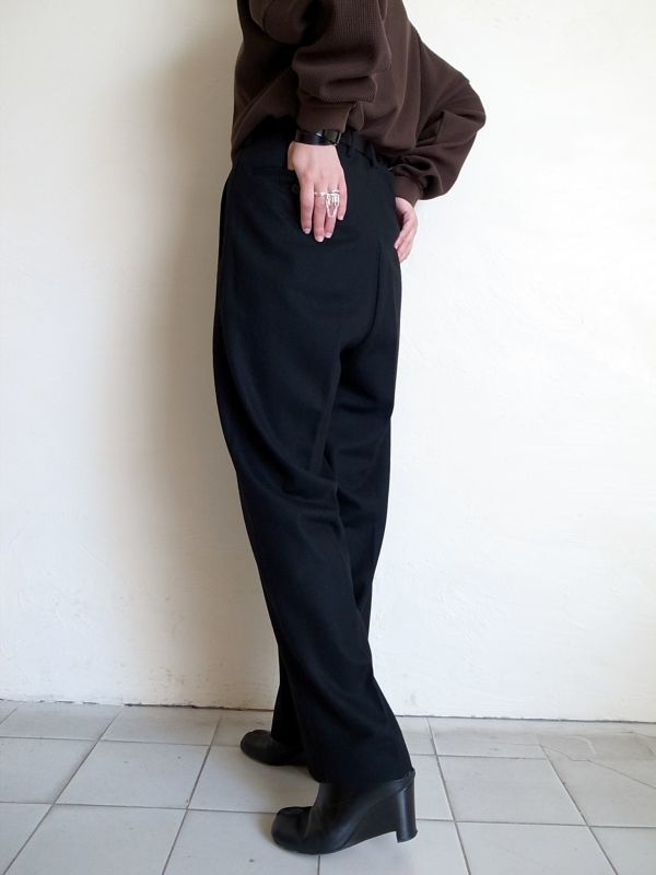 YOKE / 1tuck wide trousers 年末のプロモーション大特価！ 7840円引き ...