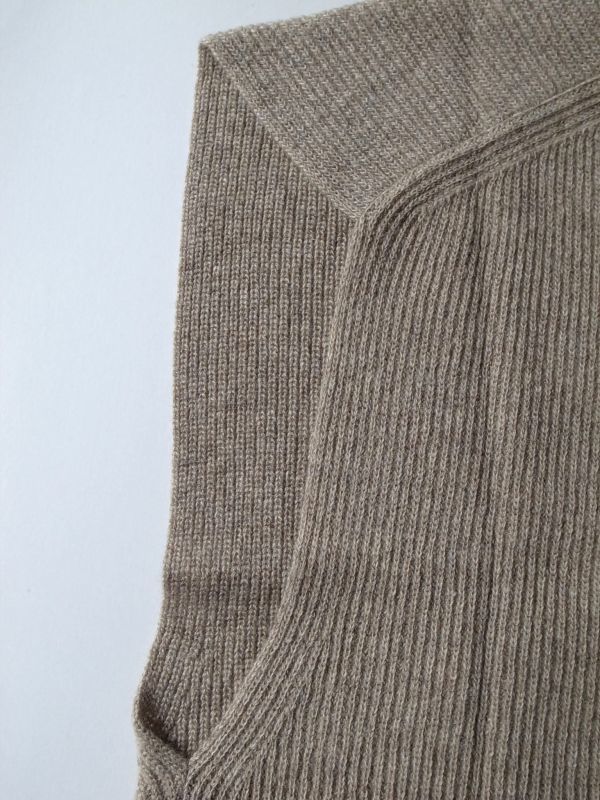 stein LAY DEEP V NECK KNIT LS・BEIGE - tity