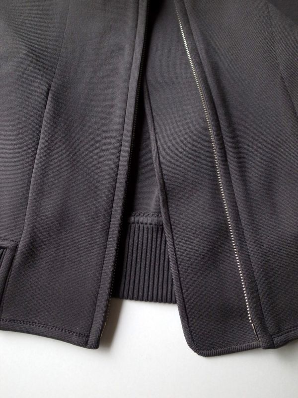 stein divide sleeve knit zip jacket