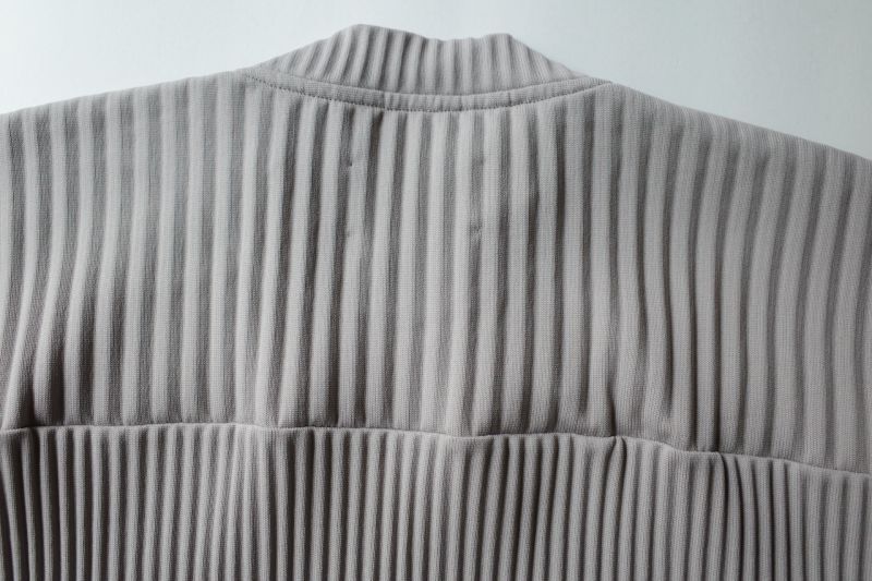 stein PLEATED KNIT CREW NECK LS ・GREIGE - tity