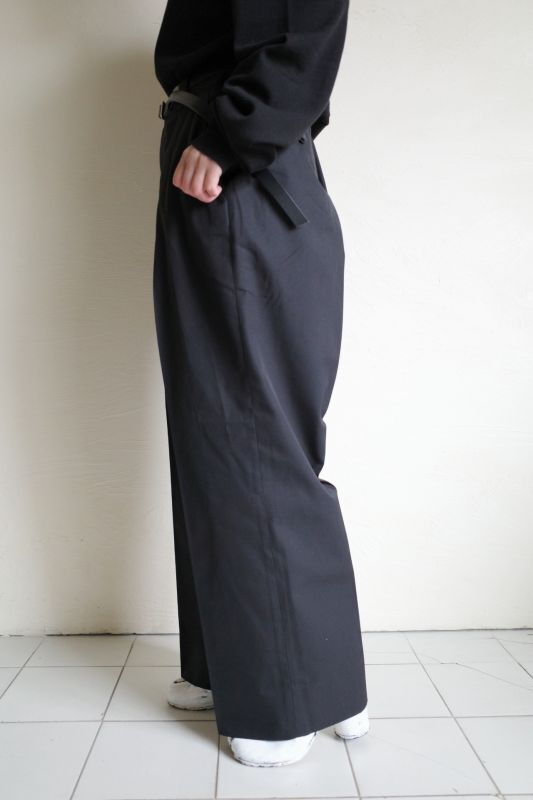 INTERIM インテリム COTTON GABARDINE 1-TUCK BAGGY SLACKS - tity