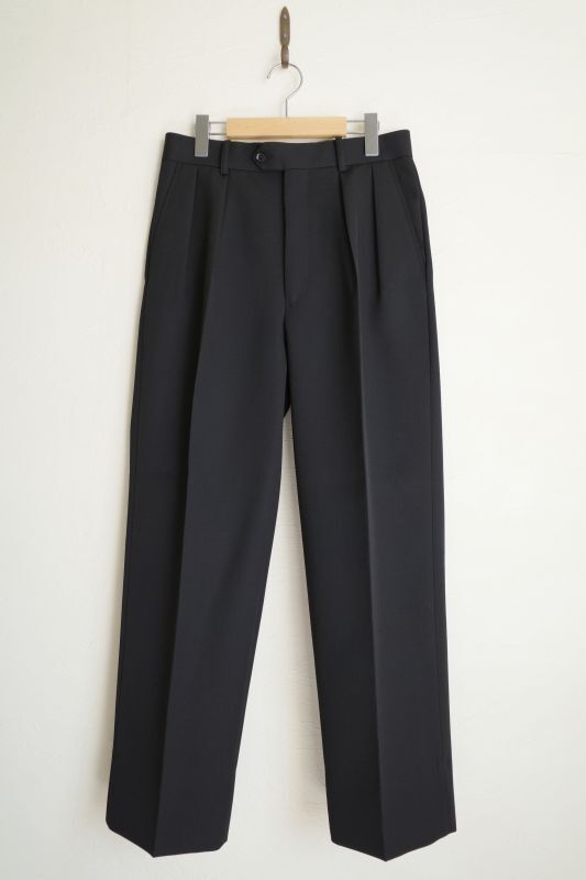 INTERIM インテリム PURE BLACK WOOL 2-TUCK STRAIGHT SLACKS・BLACK