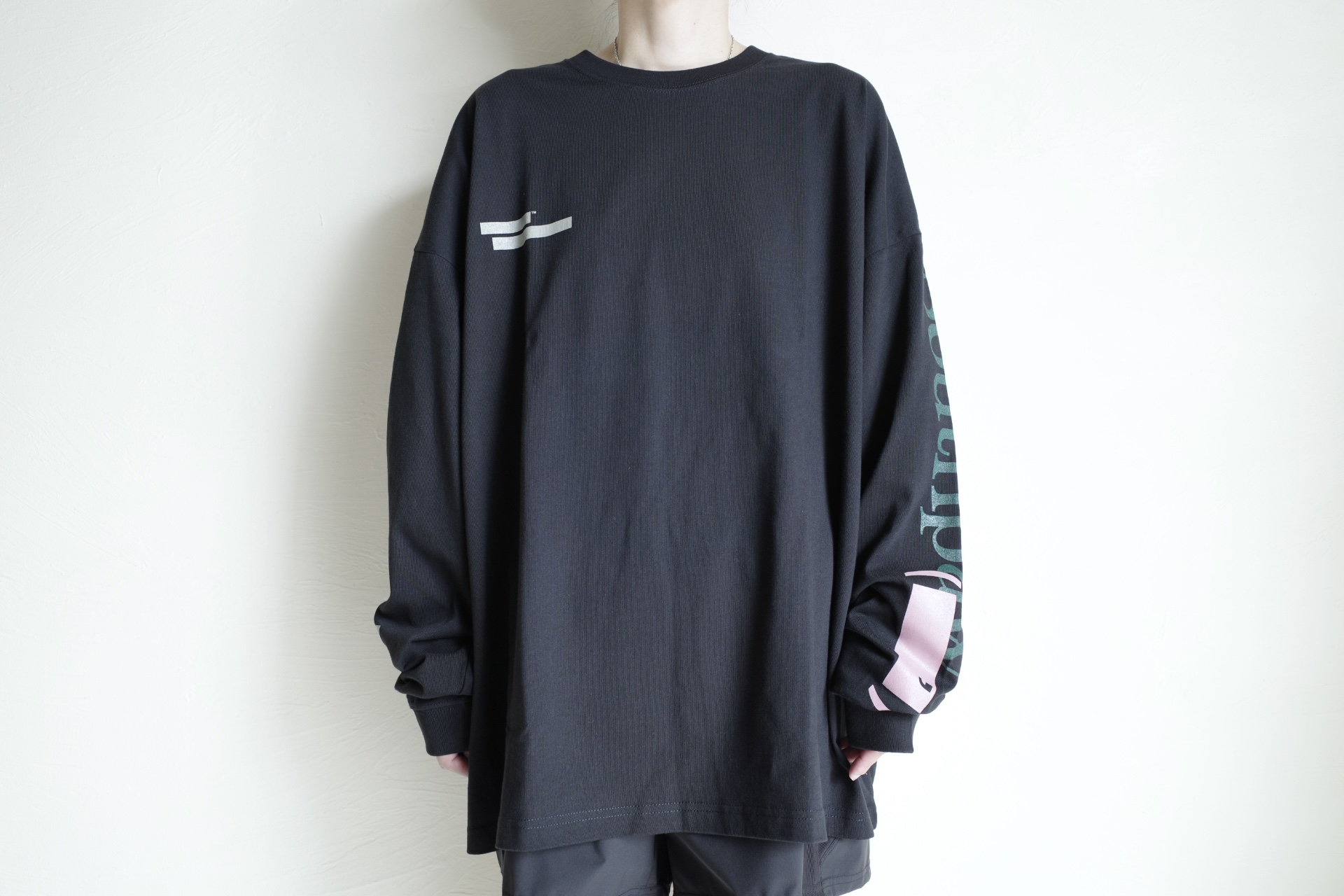 tee L ブラック 1_9c7952a5-2714-4b4e-b5cd-
