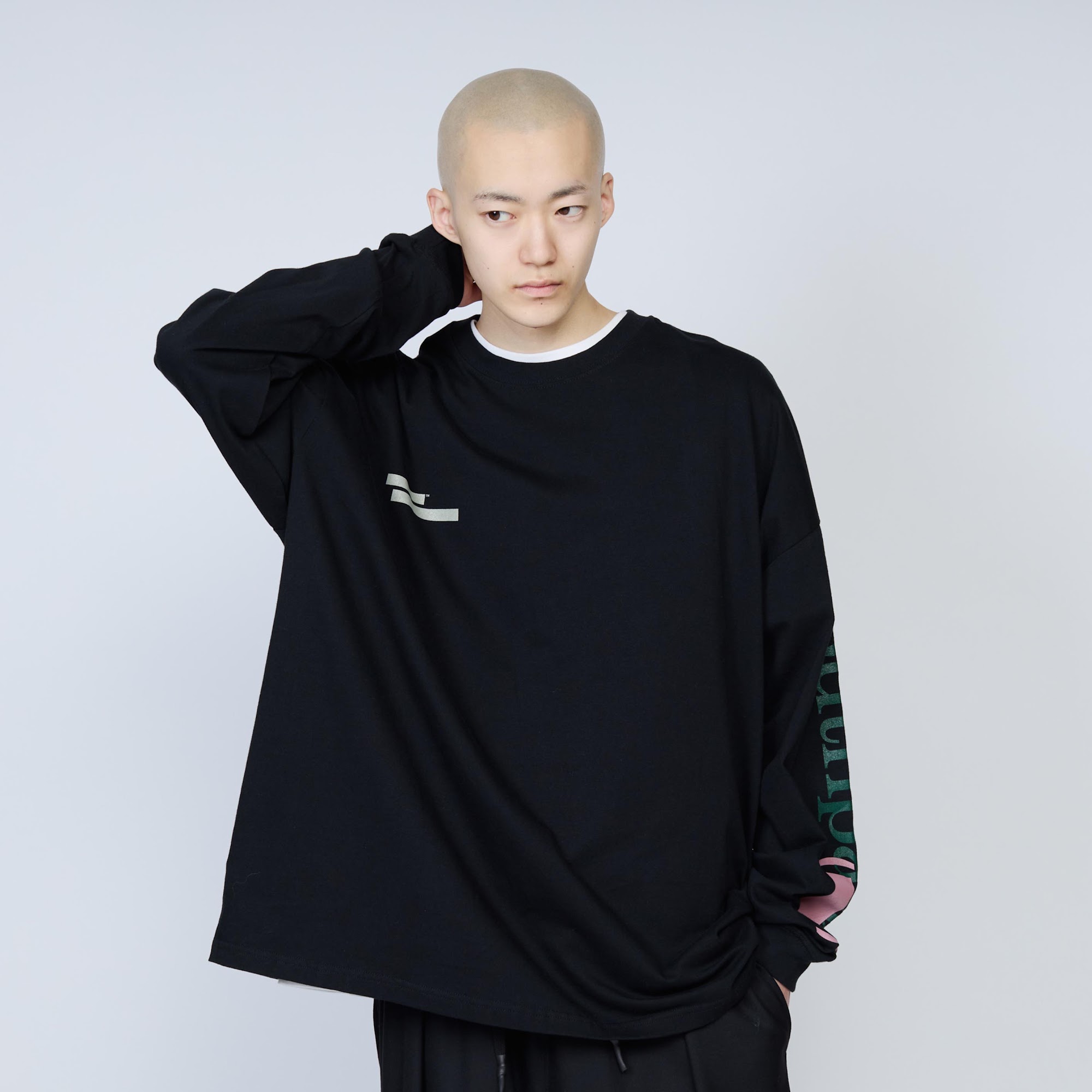 tee L ブラック 1_9c7952a5-2714-4b4e-b5cd-