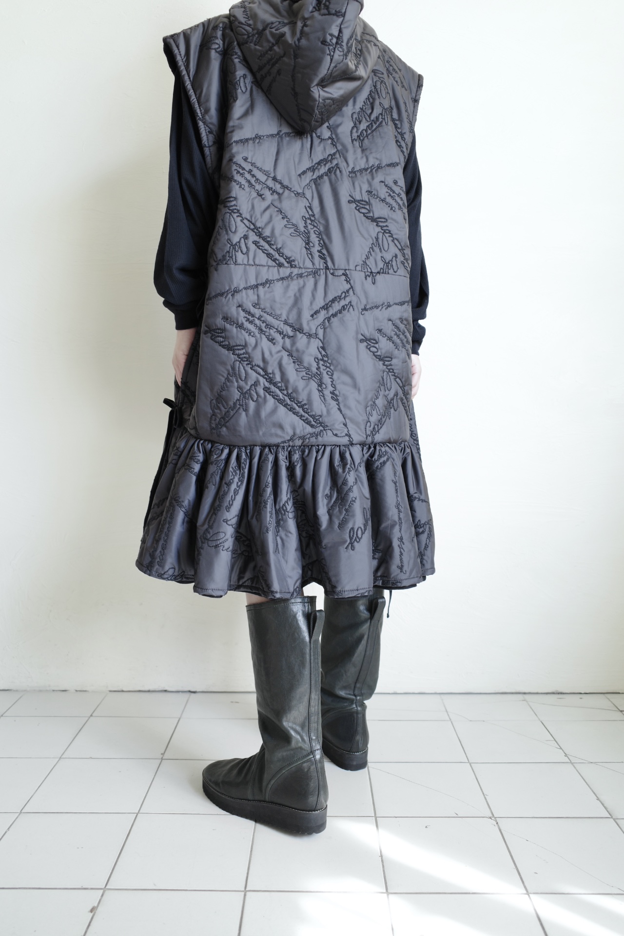 BOSS　naokitomizuka キルティングジャケット naokitomizuka Quilting ruffled gilet ・black - tity