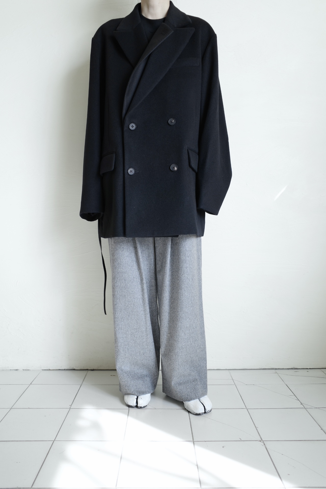 ジャケット・アウター OVERSIZED DOUBLE LAPELED TILOCKEN COAT ジャケット・アウター OVERSIZED DOUBLE LAPELED TILOCKEN COAT